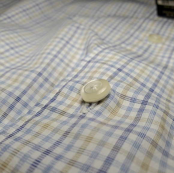Dockers button-up - Picture 2 of 3